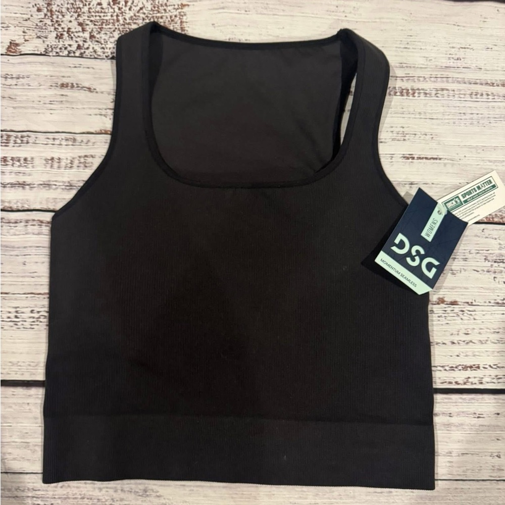 DSG Black Momentum seamless  Tag says XS    NWT  Looks more like a M/L NWT
